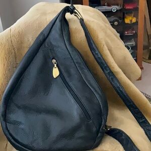 LIBAIRE MADE IN USA BLACK LEATHRR SHOULDER BAG